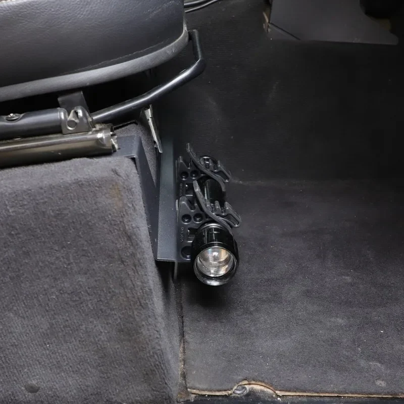 Car Accessories Under 1000 - Support de lampe de poche sous